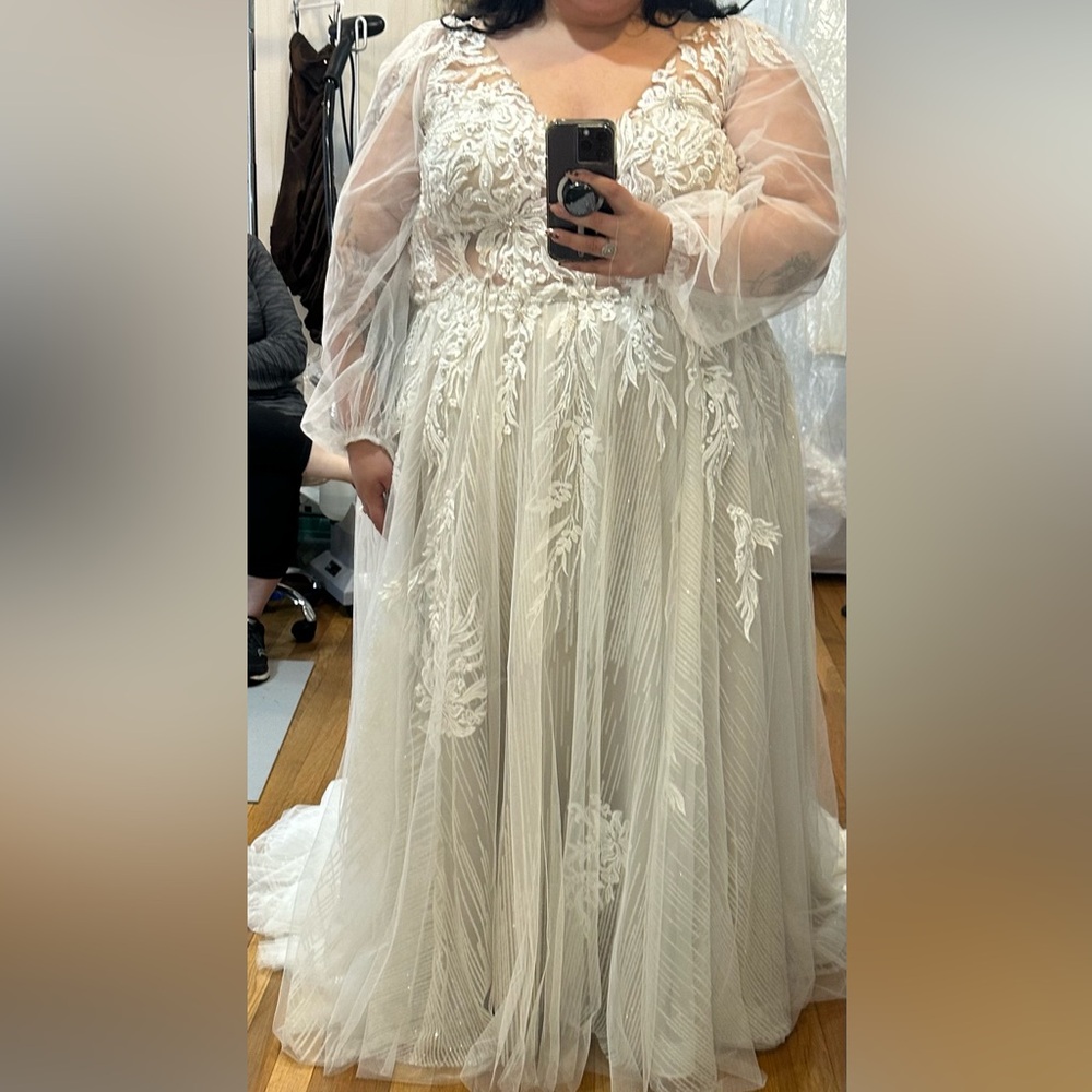 Plus size wedding dress